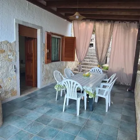 Casa Vacanze Arenosa 马里蒂玛