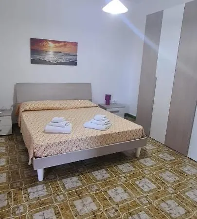 Casa Vacanze Arenosa 度假居 马里蒂玛