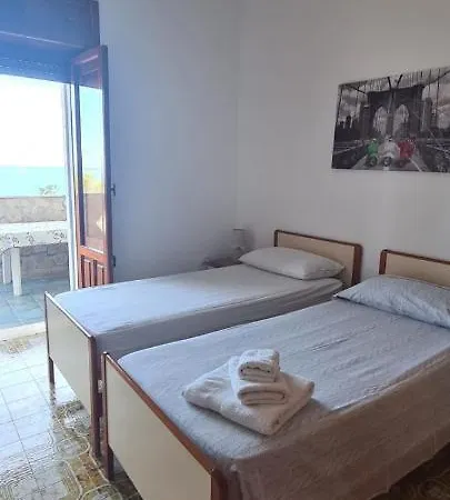 Casa Vacanze Arenosa 度假居 *